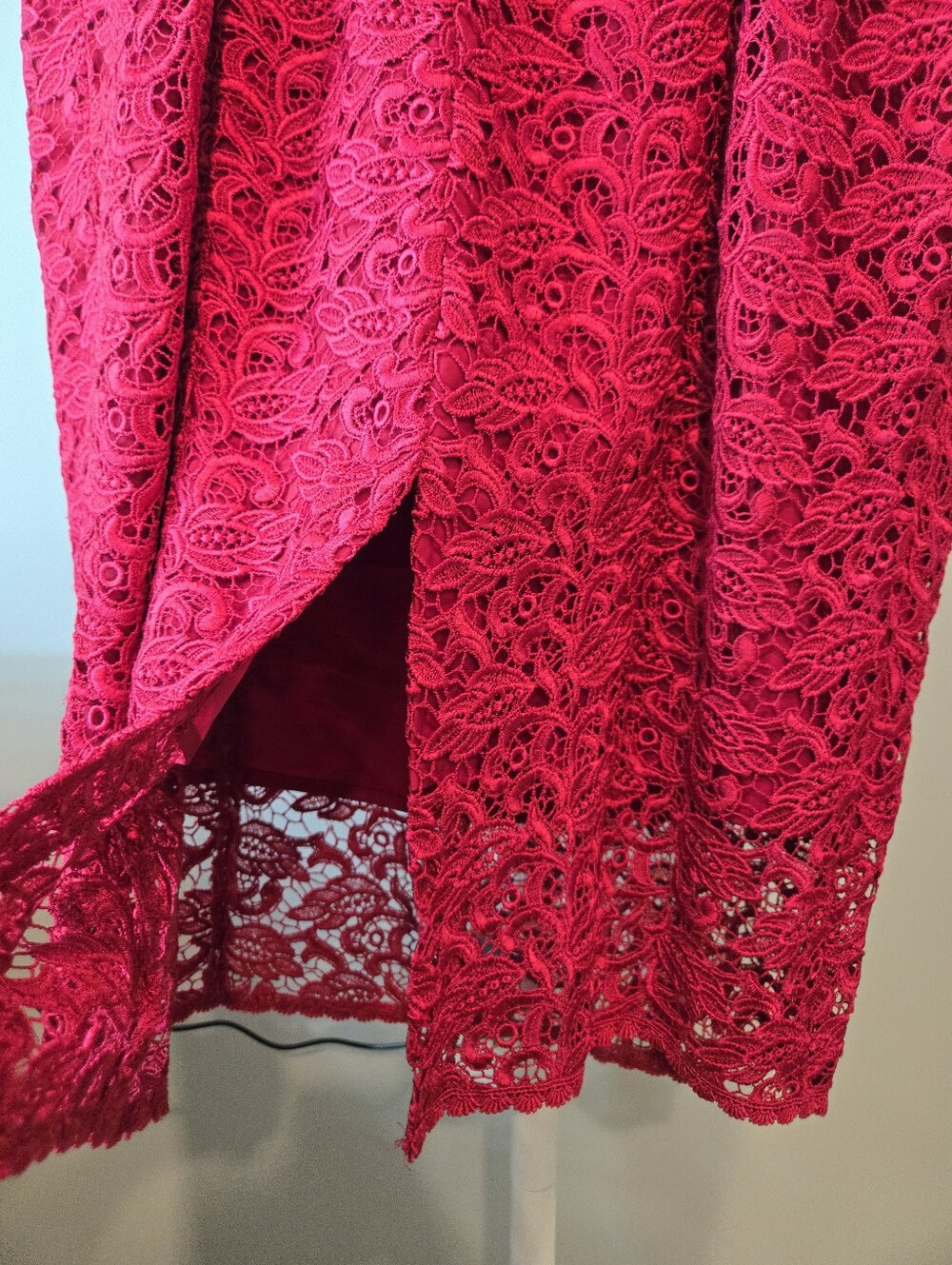 🔥NWT WHBM Gorgeous Red/Fuchsia Lace Midi Dress - Picture 6 of 16